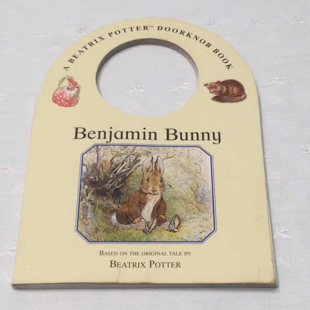A Beatrix Potter DoorKnob Book Benjamin Bunny Printed 1999​